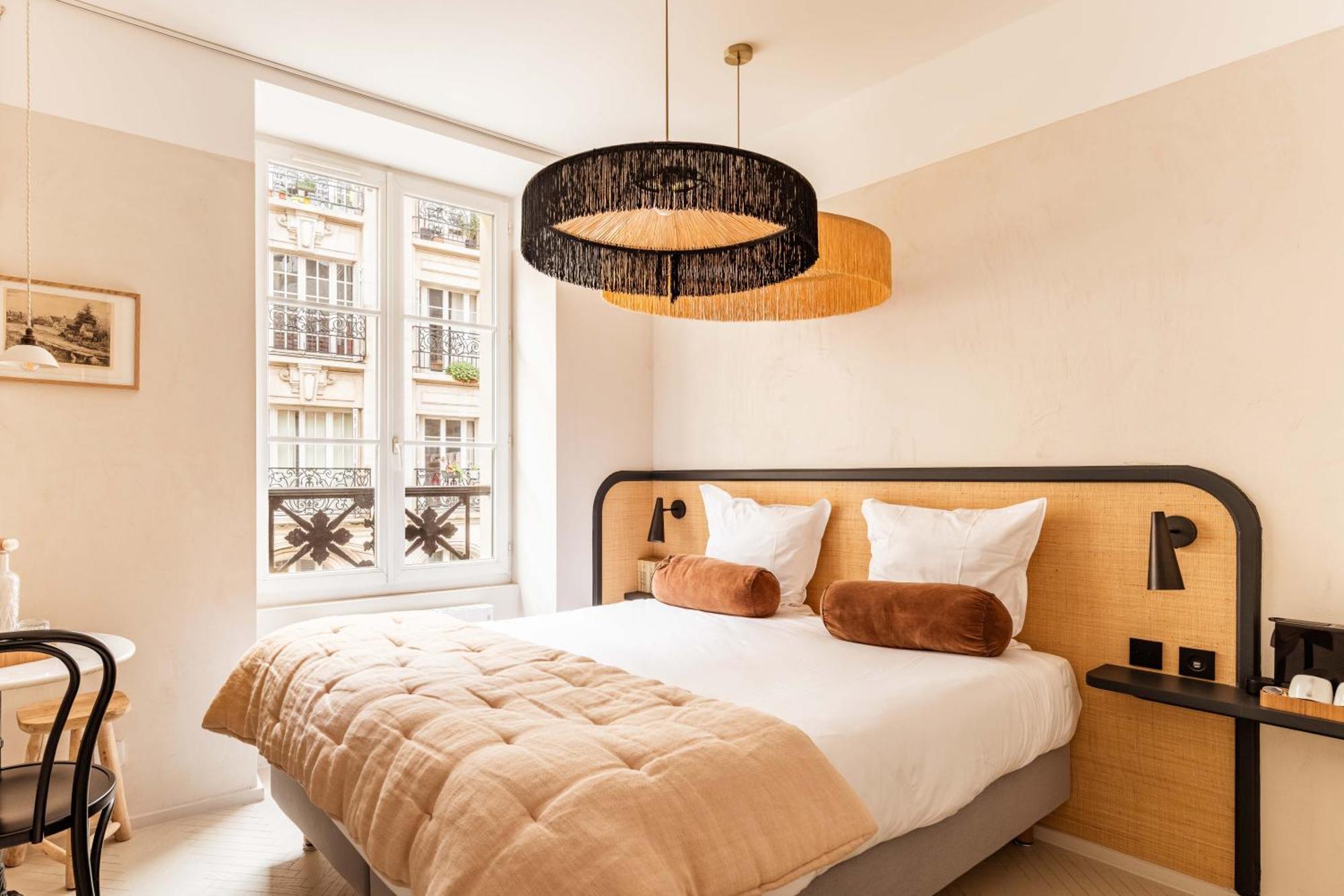 Hotel Maison Traversiere Paris Exterior photo