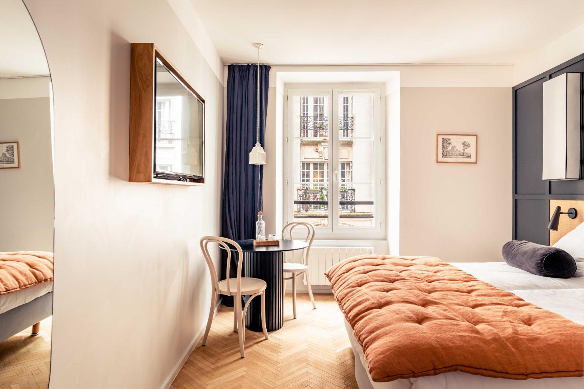 Hotel Maison Traversiere Paris Exterior photo